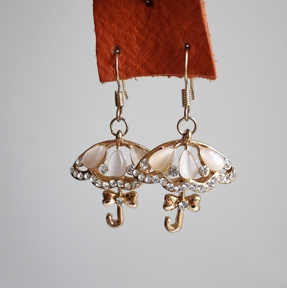 Elegant Umbrella Dangling Earrings - Picture 2 of 4